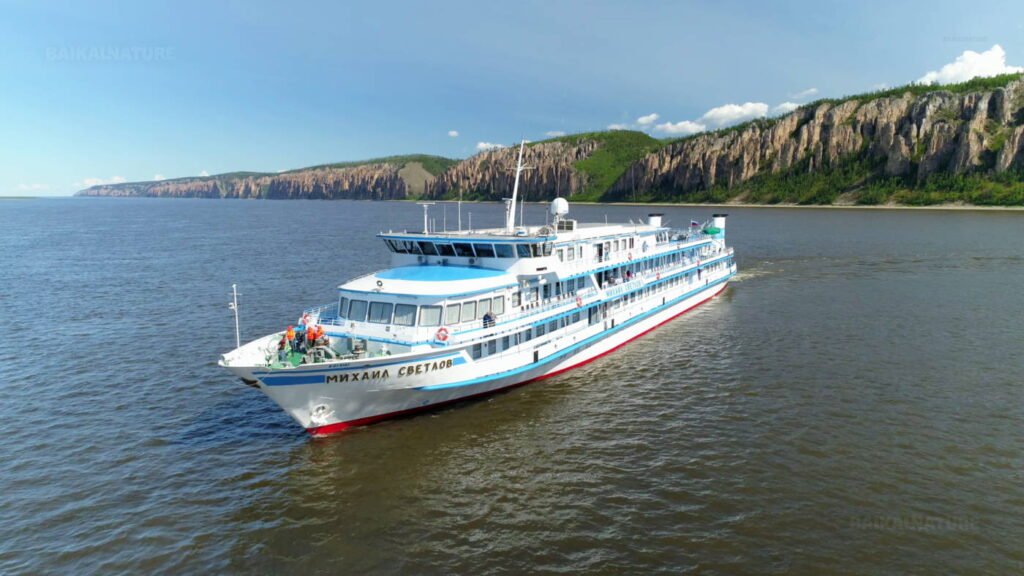 Речные круизы и туры доступны из порта Якутск.
