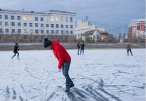 Ice skating in Yakutsk-r